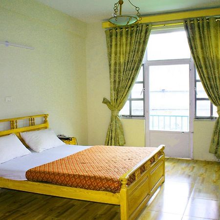 Pine Top Hotels นารัน ภายนอก รูปภาพ